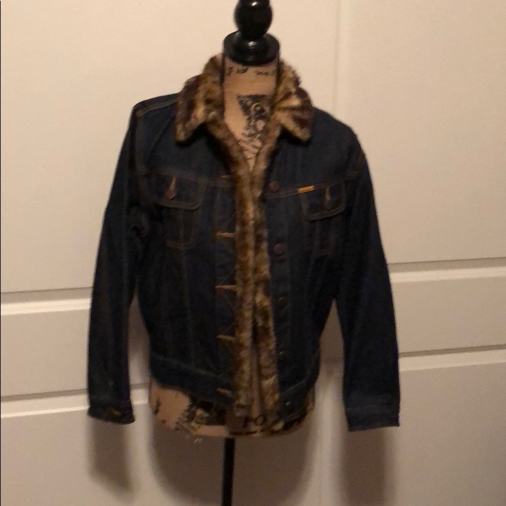 Jean jacket with faux fur trim